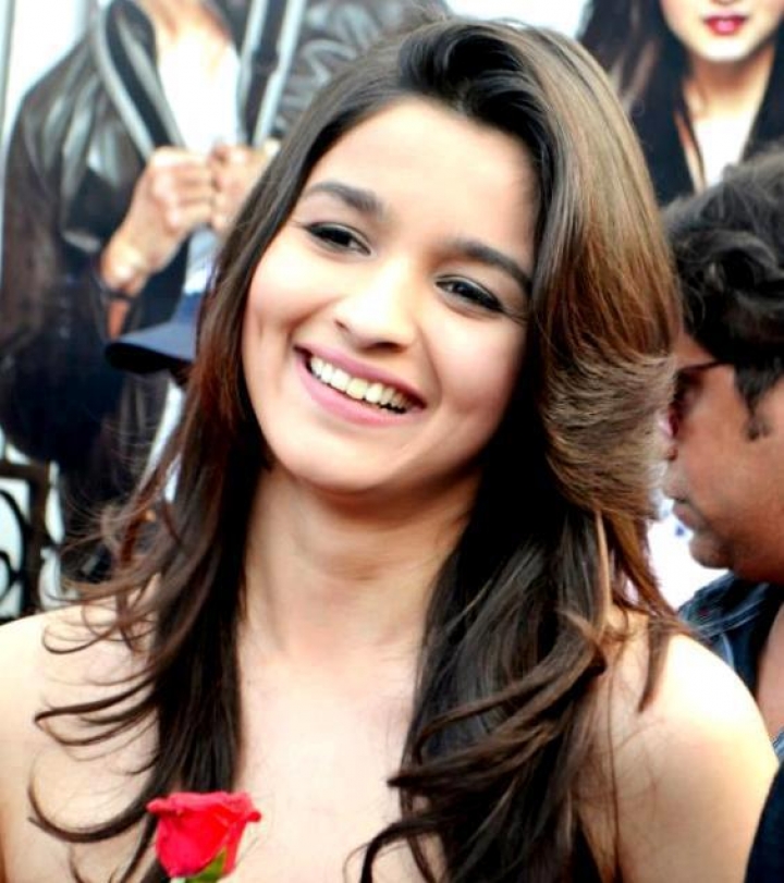 Download Alia bhatt 05 - Cool actress images for your mobile cell phone