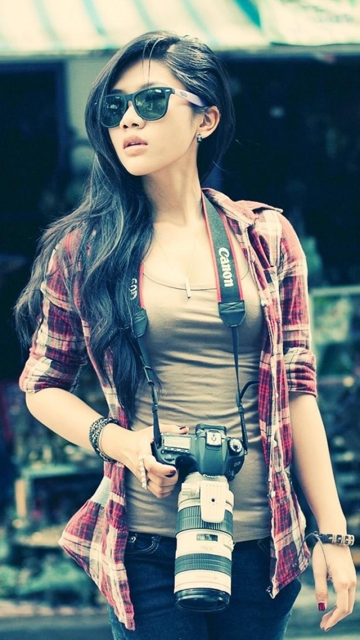 Download Female photographer hd wallpaper for girls profile picture -  Profile pics for girls for your mobile cell phone