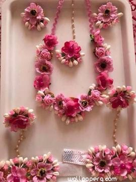 Decent floral jewellery for bride