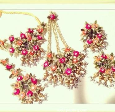 Multicolour floral jewellery for bride