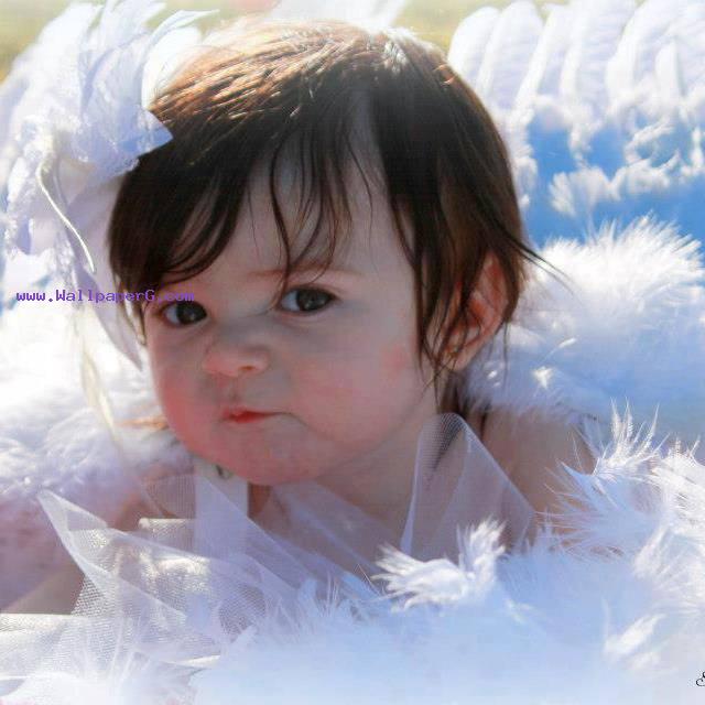 Pari  angel in hey baby