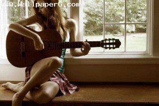 Girl with guitar 