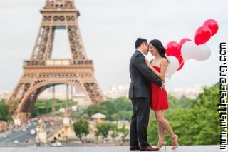 Couple hug in paris new h