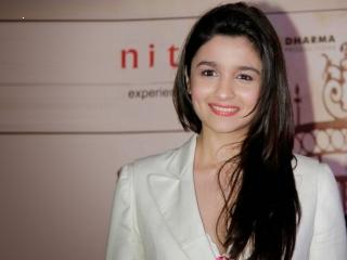 Alia bhatt wallpaper cute smile