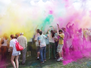 Holi playing on road