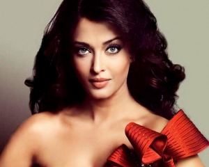 Aishwarya rai red dress