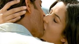 Katreena and hrithik roshan lip lock