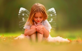 Fairy wings cute baby girl wallpaper