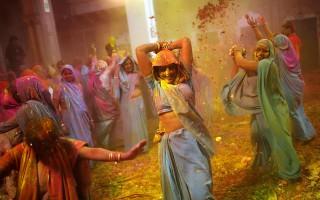 Holi hd wallpapers with desi dance