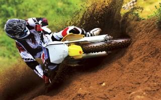 Suzuki motocross bike race