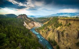 Grand canyon of the yellowstone