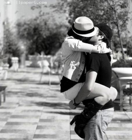 Hug me like am everything to you