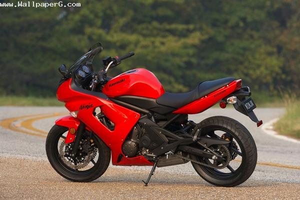 Awesome red bike kawasaki ninja 650