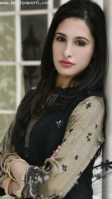 Nargis fakhri inocent loo