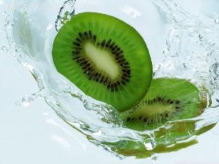 Fresh kiwi wallpaper