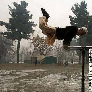 Old man exercise like a boss