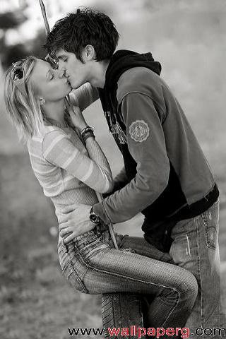 Cool  Wallpaper on Kissing Couple   Romantic Wallpapers For Your Mobile Cell Phone