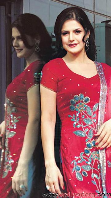 Zarine khan