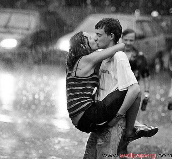 Kissing in rain 1