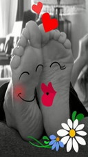 Smile n leg kiss