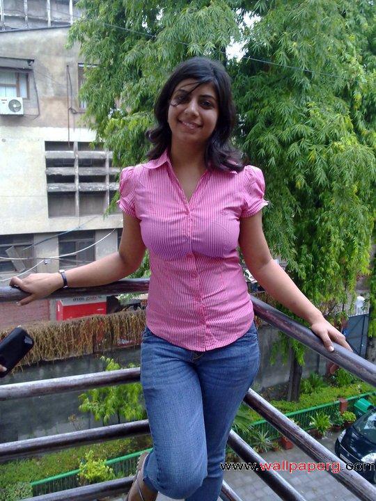 Download Desi Pink Girl Cool Actress Images For Yo