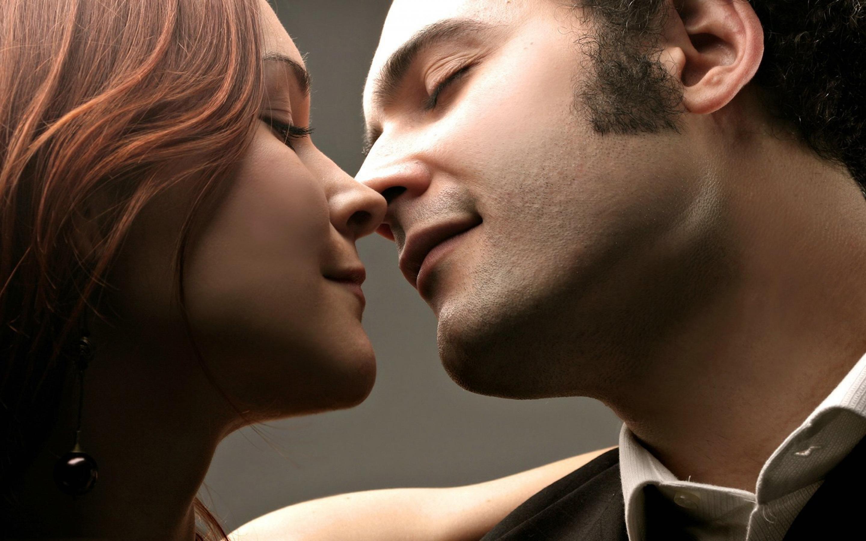 Download Lovely kiss hd wallpaper for lovers - Romantic wallpapers for your mobile cell phone Download Lovely kiss hd wallpaper for lovers - Romantic wallpapers for your mobile cell phone